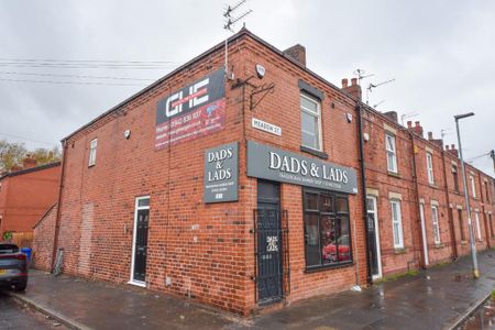 2 bedroom flat to rent - Photo 2