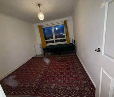 Room in a Shared Flat, Loxford Road, IG11 - Photo 1