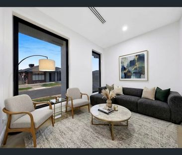 Spacious & Stylish 4-Bedroom Family Home - Photo 1