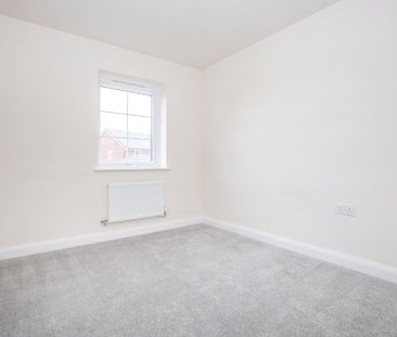 3 bedroom house to rent Haldane Drive, Cringleford, Norwich, NR4 - Photo 2