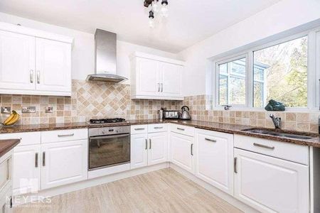 Prince Of Wales Road, Bournemouth, BH4 - Photo 2