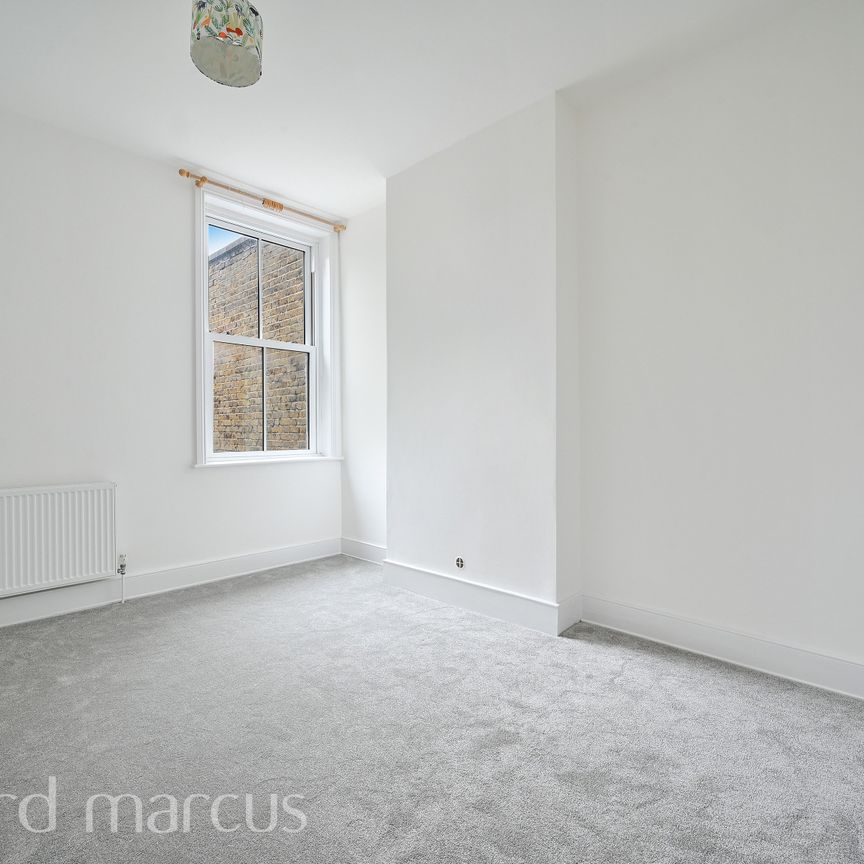 Amen Corner, London - Photo 1