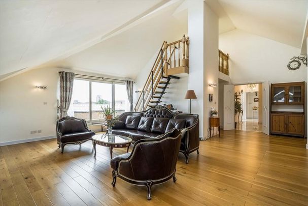 3 bedroom flat to rent - Photo 1