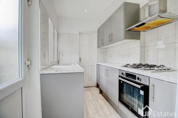 2 bedroom terraced house to rent - Photo 1