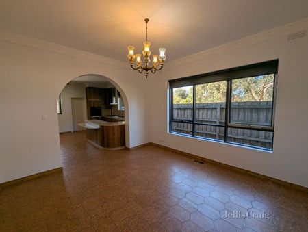 25 Suvla Grove, Coburg North - Photo 2