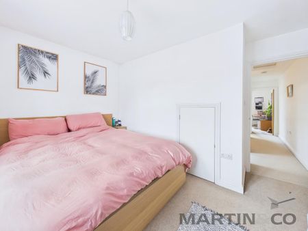 3 bedroom end of terrace house to rent - Photo 3