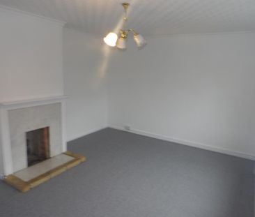 4 bedroom end of terrace house to rent - Photo 4