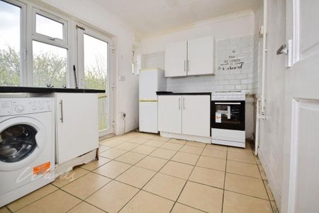 2 bedroom terraced house to rent - Photo 2