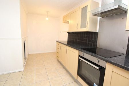 3 bedroom terraced house to rent - Photo 2