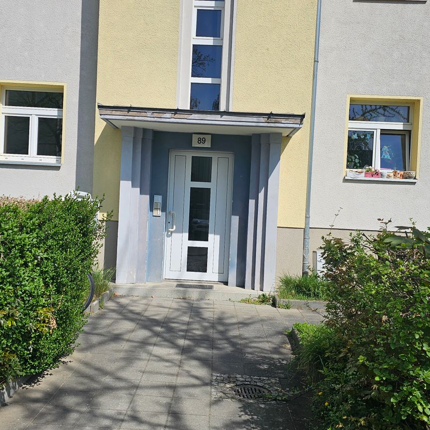 - 3 - Raumwohnung mit Loggia in Dresden-Striesen - Photo 1