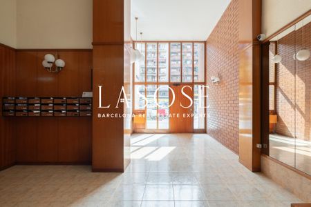 Apartment 110m² with optional garage to rent in Hostafrancs, Barcelona - Photo 4