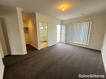 Modern Townhouse plus Studio in a Great Location! - Photo 5