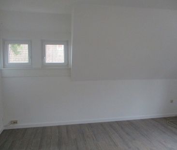 Helle 3-Zimmer-Dachgeschosswohnung in Rehburg-Loccum! - Photo 2