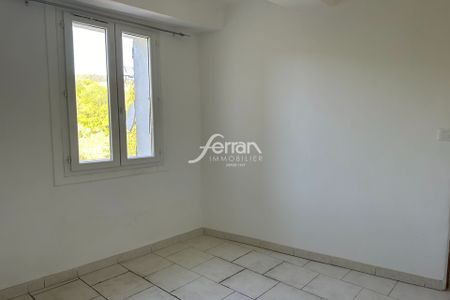 Location Appartement 3 pièces 52m² SALERNES 83690 - Photo 3