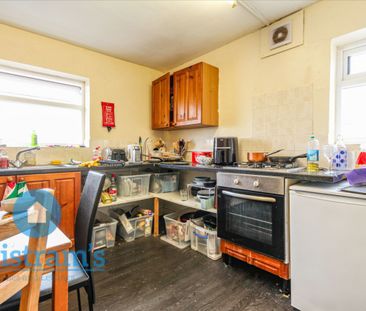 8 bed End Terraced House for Rent - Photo 2