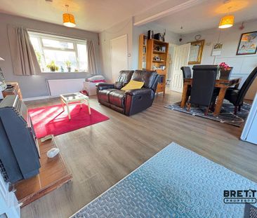 3 bedroom semi-detached house to rent - Photo 6