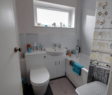 3 bedroom terraced house to rent - Photo 5