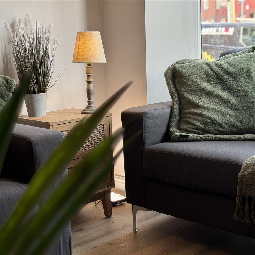 6 bedroom terraced house to rent - Photo 1