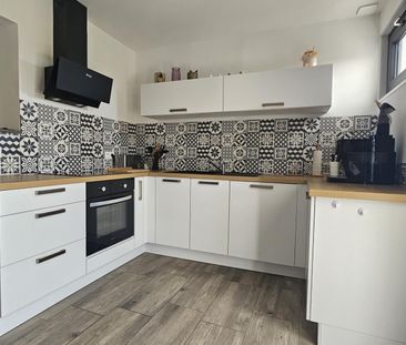 Location Appartement 5 pièces 80m² LONGEVILLE LES METZ 57050 - Photo 5