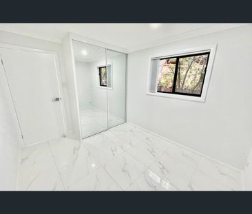 9a Cluden Close, Toongabbie, NSW 2146 - Photo 5