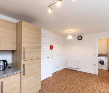 4 bedroom detached house to rent - Photo 1