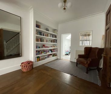 3 Bed Terraced House, London, SW6 - Photo 2