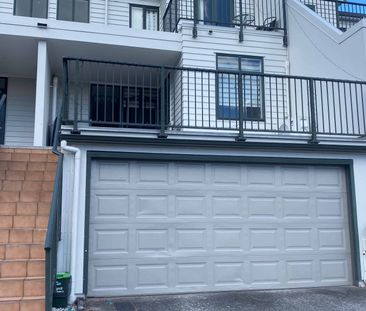 New Lynn - Four bedroom Town house - Photo 4