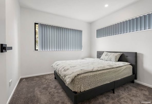 WATTLE DOWNS, 4 BEDROOMS - Photo 1