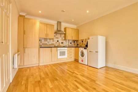 1 bedroom flat to rent - Photo 3