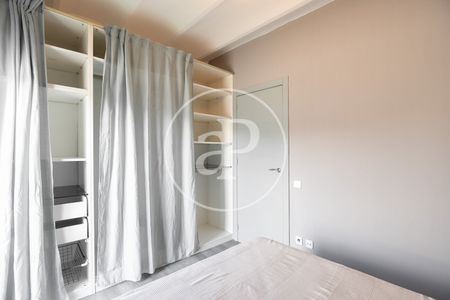 Penthouse for rent on Ronda Sant Antoni - Photo 3