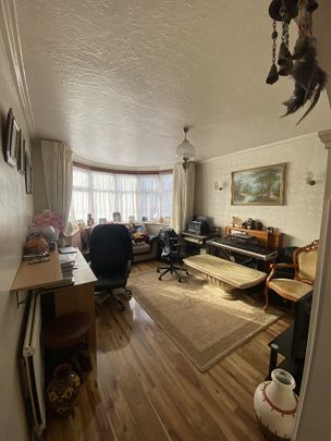 3 Bed Semi-Detached House, Steeplestone Close, N18 - Photo 1