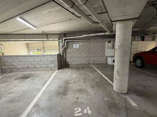 City-Fringe Living – Modern Apartment in Eden Terrace - Photo 1