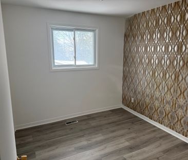 For Lease - 816 Meadowvale Road, Toronto, Ontario - Photo 1