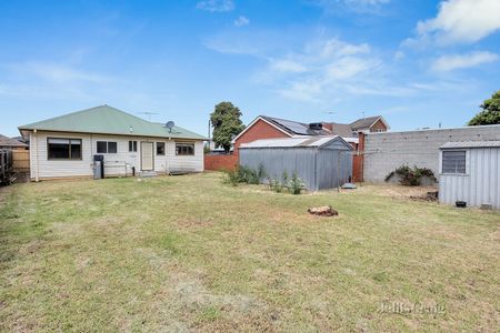 31 Myrtle Grove, Altona - Photo 4