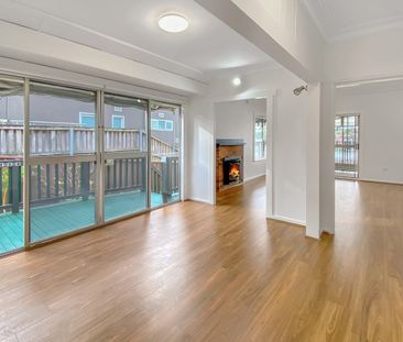 INSPIRING WATERFRONT HOME WITH POOL - Photo 6