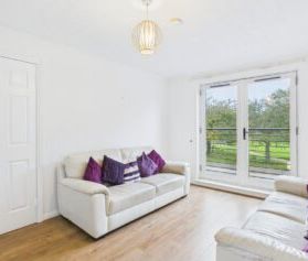 Sutcliffe Road, Anniesland, Glasgow, G13 - Photo 2