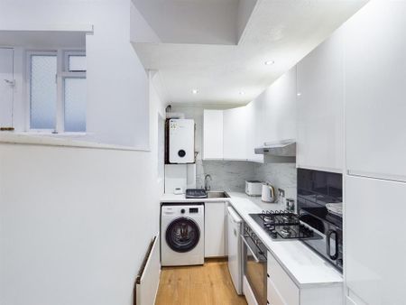 2 bedroom terraced house to rent - Photo 5