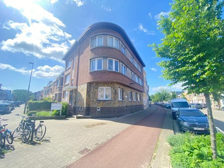 Tof appartement met 2 ruime kamers en een lichtrijke woonkamer - Photo 3