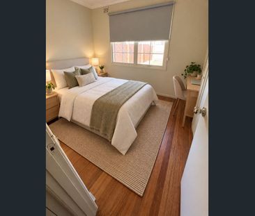 Room with shared bathroom near Glen shopping centre and train station - Photo 2