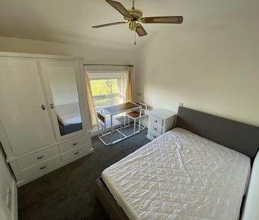 1 bedroom Apartment to let - Photo 5