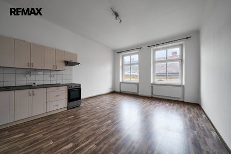 Pronájem bytu 2+kk v osobním vlastnictví 53 m², Hronov - Photo 2
