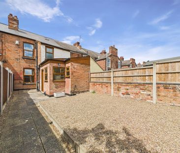 2 bedroom Terraced House to rent - Photo 4