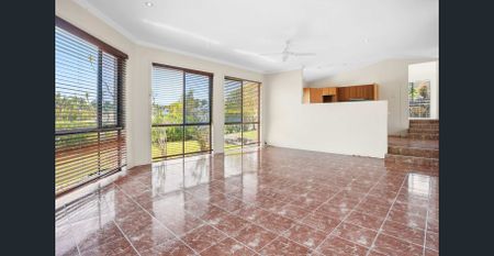 Spacious Family Home - Photo 2