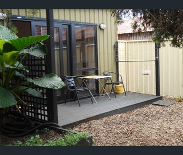 2/69 Auburn Street, Wollongong, NSW 2500 - Photo 3