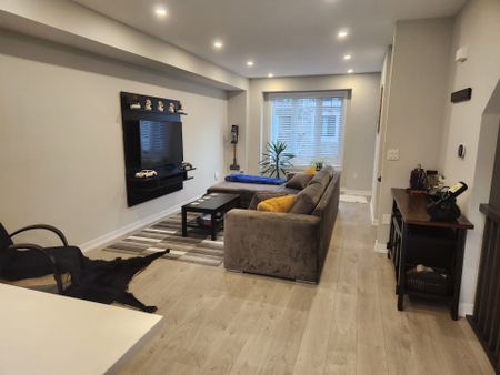 For Lease - 288 Glover Road Unit# 33, Hamilton, Ontario - Photo 3