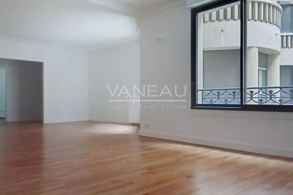 Appartement à louer à Paris 8Ème - Photo 1