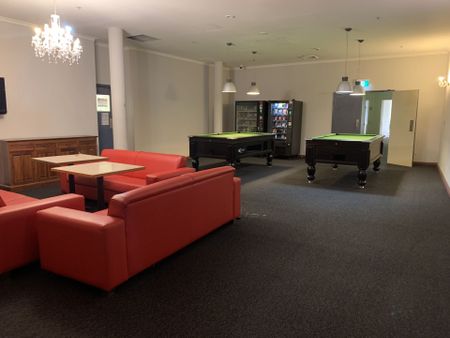 SPACIOUS LARGE TWIN SHARE ONE BEDROOM LOFT STYLE AT BROADWAY - Photo 4