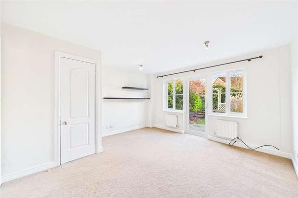 Worsley Place, Theale, Reading, Berkshire, RG7 - Photo 1