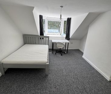 1 bedroom in a house share to rent - Photo 2