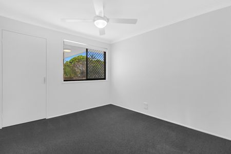 13 Kurrawa Avenue, Mermaid Waters QLD 4218 - House For Rent | Domain - Photo 5